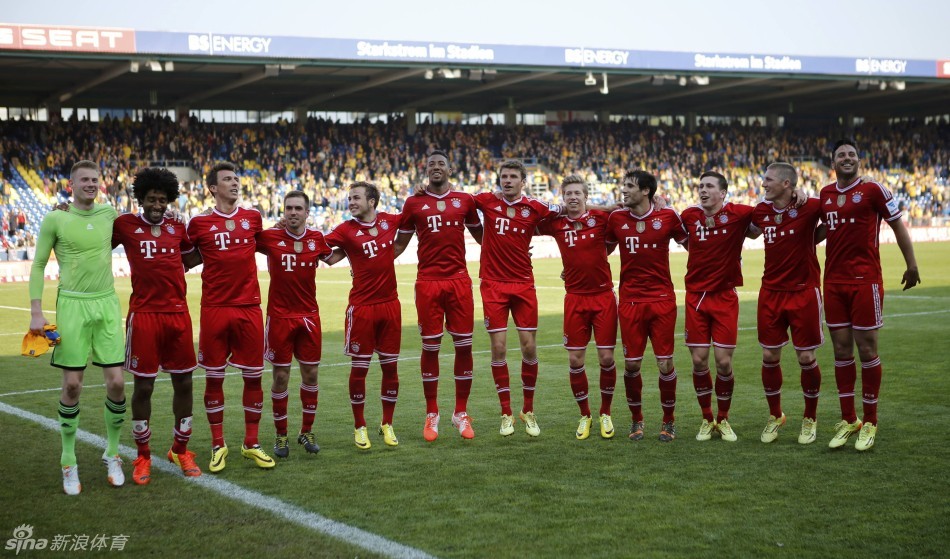 西甲榜首之争白热化（西甲榜首之争愈演愈烈）