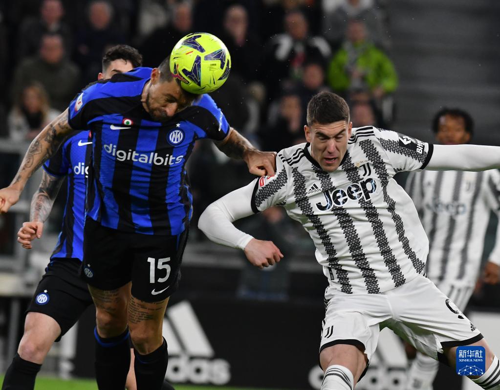 今天复出战独行侠！艾顿谈对位浓眉：防守他需要全队努力（艾顿今日复出迎战独行侠：谈防浓眉需全队合力）