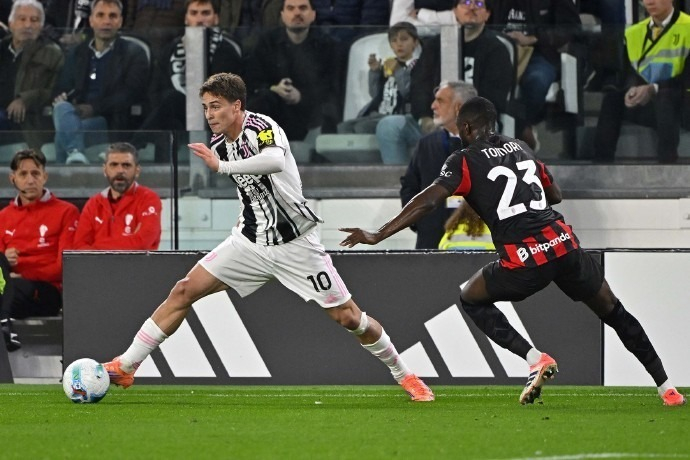 足球欧冠官方公布本赛季最佳阵容候选