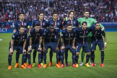 为欧洲杯预热，半决赛及决赛举办场地温布利球场进行无人机表演（欧洲杯预热：半决赛与决赛场地温布利球场上演无人机表演）