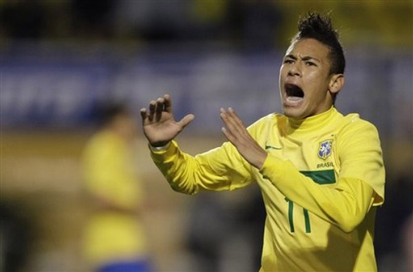 上海U20男足队员失利后哭成一片，徐根宝：哭什么？责任在我（上海U20男足失利后队员痛哭，徐根宝：别哭，责任我来担）