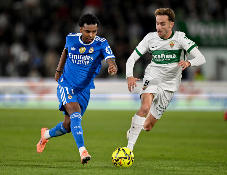 小贝：我希望梅西退役后住在迈阿密，但他说只想住诺坎普附近（贝克汉姆：盼梅西退役后住迈阿密，梅西则表示只想住在诺坎普附近）