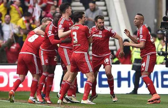 英超前瞻比分预测：利物浦VS桑德兰，柏林赫塔，热刺全部拿下！（英超前瞻及比分预判：利物浦迎战桑德兰，柏林赫塔与热刺全取三分）