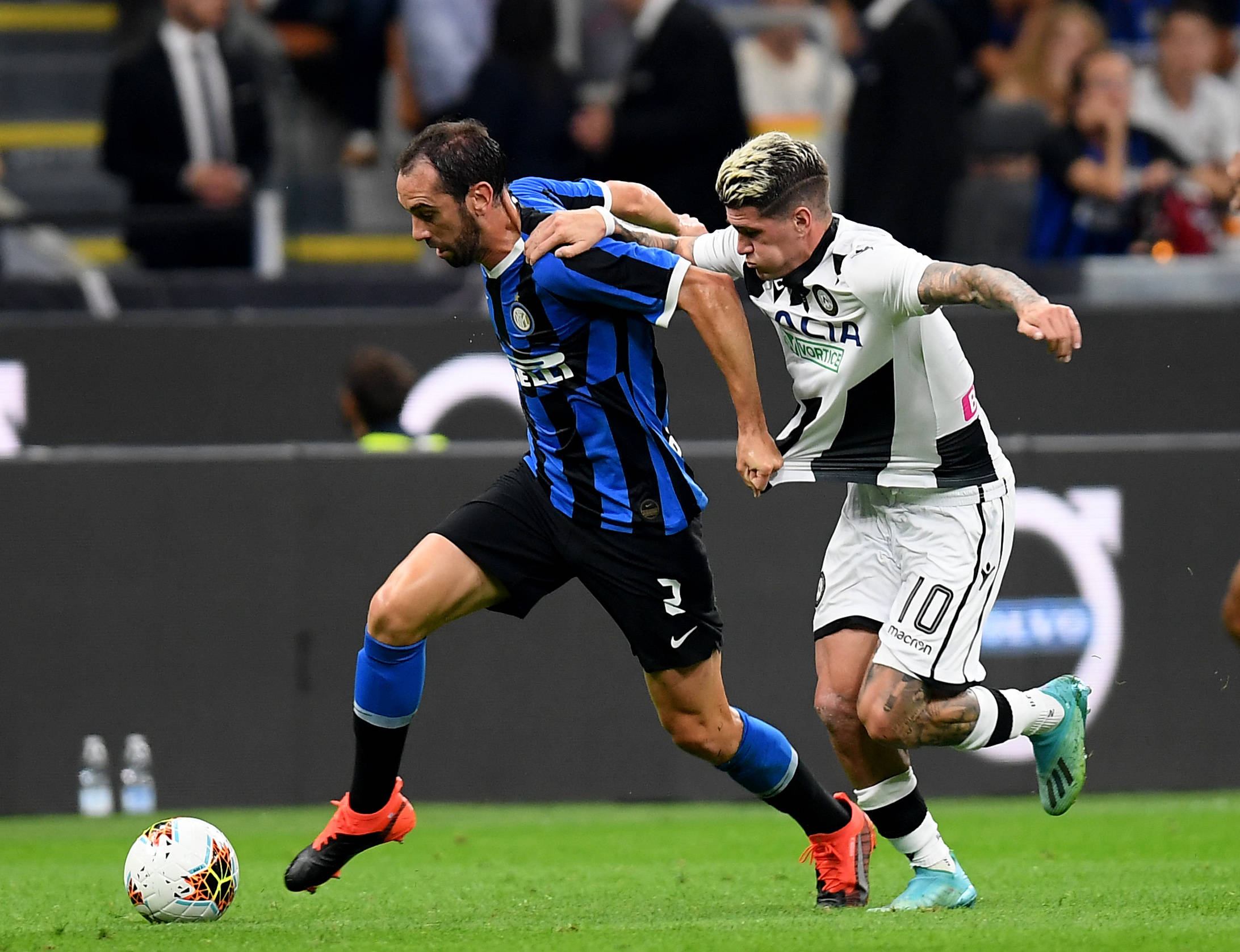 中超球队阵容分析：武汉三镇近期变化,（武汉三镇阵容新动向：中超近期变化解析）