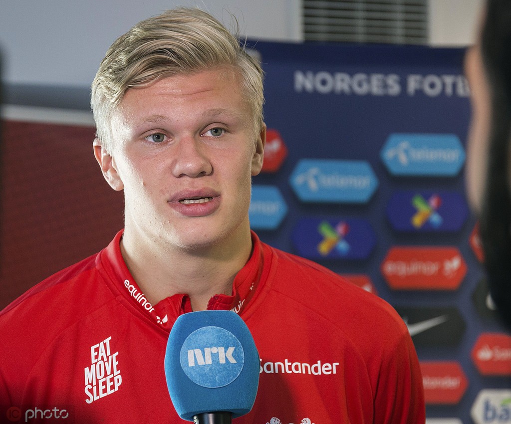 英媒：为抵抗巴萨的兴趣，拜仁将为凯恩提供一份打破限制政策的合同（英媒：为应对巴萨挖角，拜仁计划向凯恩递上破例合约）