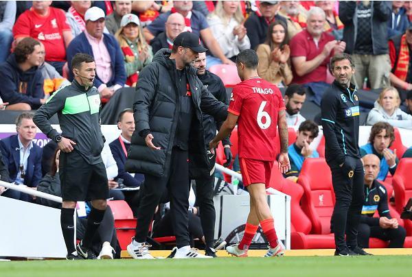 米体：家乡球队维亚雷焦深陷低迷，里皮对球员讲话鼓励他们（米体：家乡队维亚雷焦陷入低谷，里皮发声激励全队）