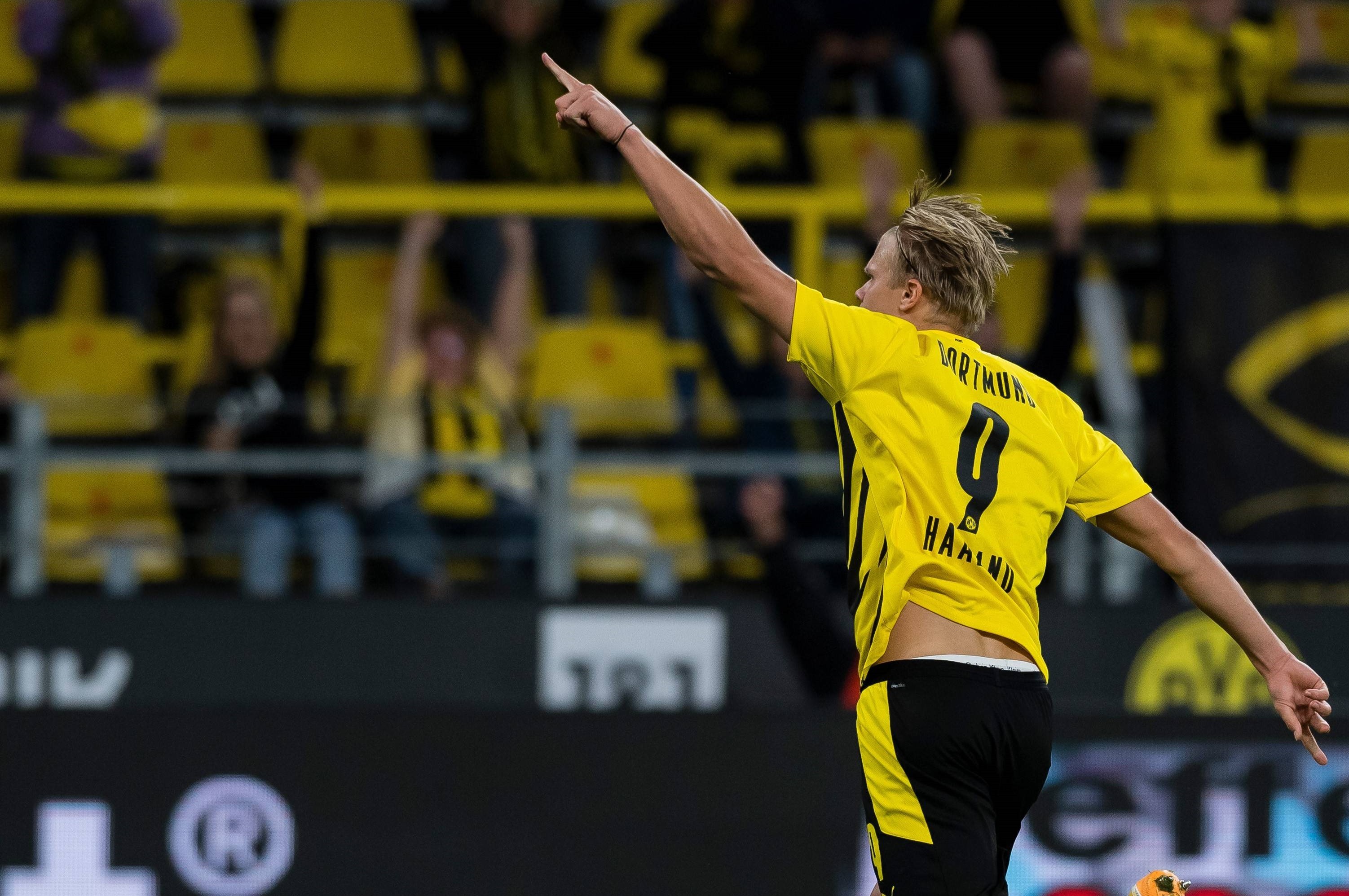 埃芬博格：拜仁前场三人能给卡尔空间，把他与梅西相比没好处