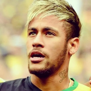 单场1球2助，阿尔瓦雷斯本赛季8场比赛直接参与10粒进球（阿尔瓦雷斯8场造10球 单场1射2传）