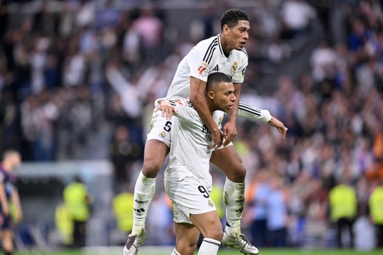 伊朗U17队1-2遭印度U17队逆转，无缘U17亚洲杯正赛（伊朗U17被印度U17以2-1翻盘，遗憾无缘U17亚洲杯正赛）