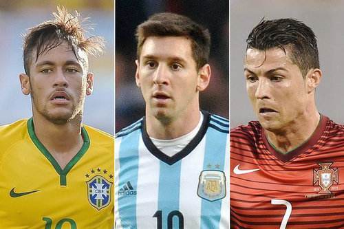 德甲生涯第10次戴帽，凯恩赛后将比赛用球带走收藏（凯恩德甲生涯第10次上演帽子戏法，赛后将比赛用球带回珍藏）